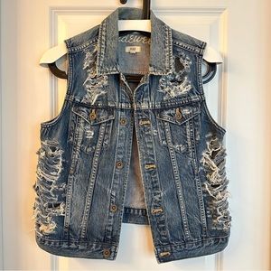 Madewell Women’s Distressed Denim Vest